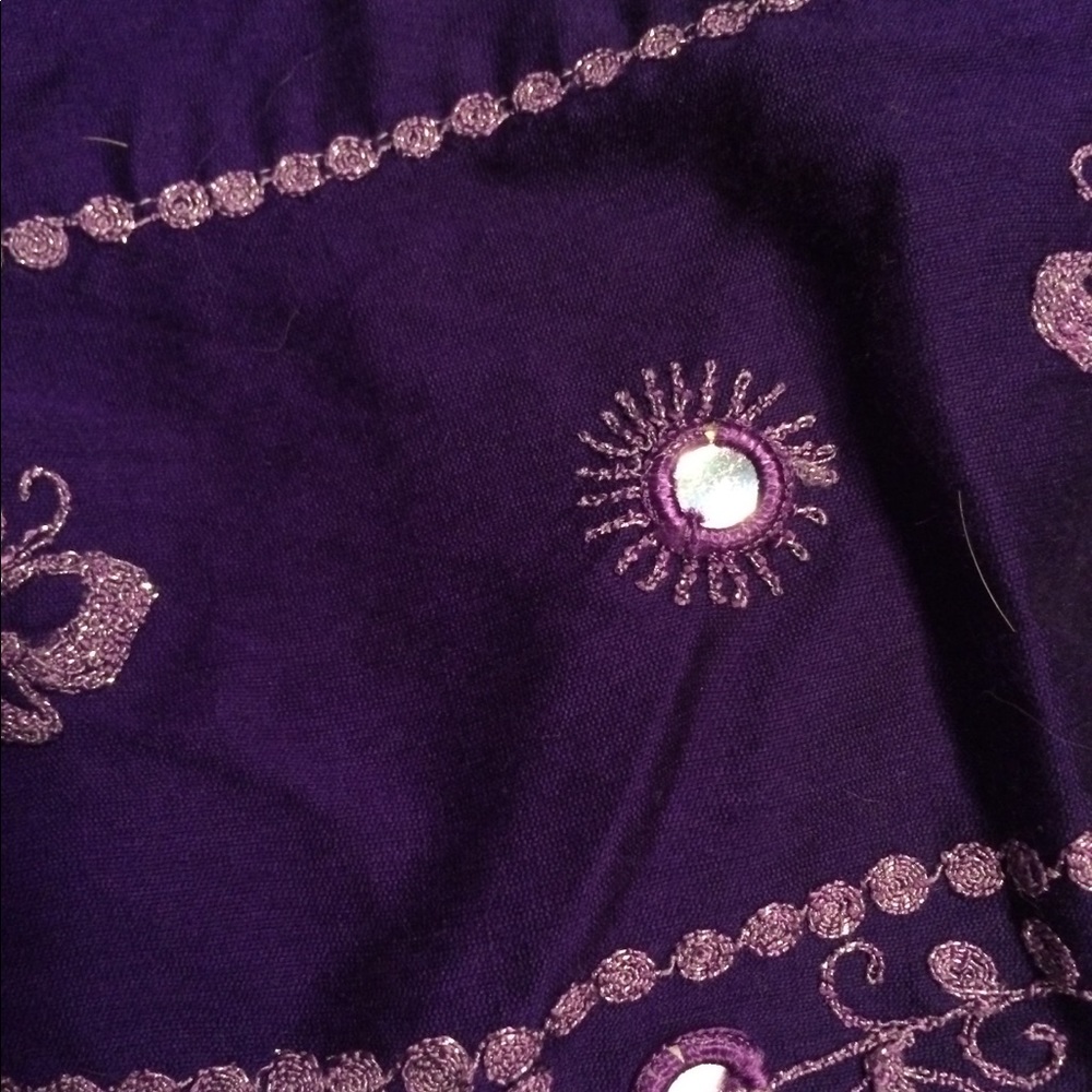 Beautiful light embellished purple top - Picture 4 of 4